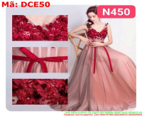 Đầm cô dâu xẻ cổ V màu hồng đính bông đỏ đẹp DCE50